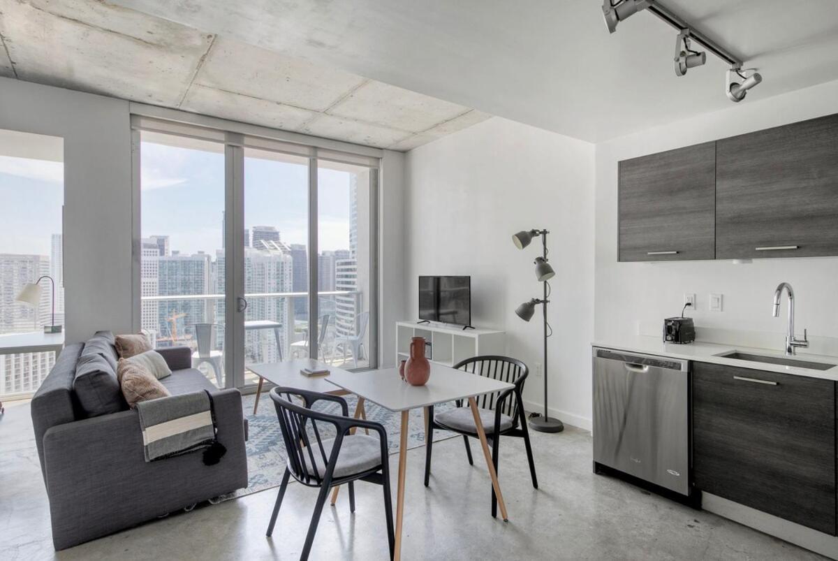 Apartment High Floor Pool Gym Brickell Miami